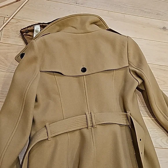 Burberry Brit 70% wool coat size 10 camel color. - Picture 13 of 16